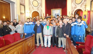 Fragoso recibe a los participantes del XII Torneo Internacional de Baloncesto Juvenil Ciudad de Badajoz
