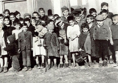 Los niños gitanos del campo de concentración de Lety