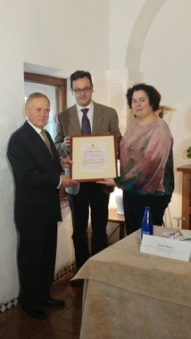 La Comisión Europea entrega en Guadalupe el sello de calidad DOP a la miel Villuercas-Ibores   