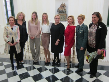Cáceres homenajea a ocho mujeres por ser 