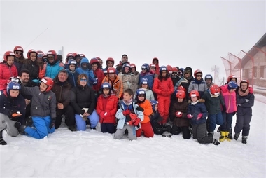 El programa 'Deportes de invierno' de la Diputación de Cáceres arranca en la estación de esquí de La Covatilla