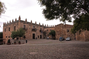 El Museo de Cáceres celebra su centenario con una exposición de 100 paneles que explican su historia