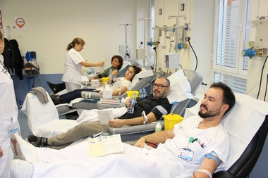 Los equipos del Banco de Sangre recorrerán casi 12.000 kilómetros en agosto para realizar 63 colectas en Extremadura