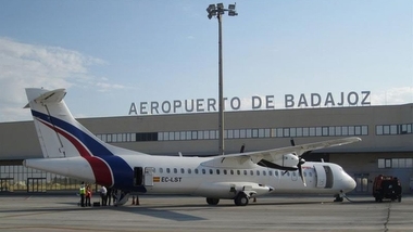 De la Serna y Vara firman este lunes el protocolo que permitirá subvencionar los vuelos desde Badajoz