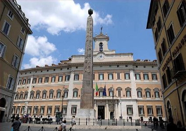 El día 2 de Agosto nos manifestaremos ante la sede del parlamento italiano en Roma