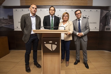 Junta y diputaciones de Cáceres y Badajoz se reúnen para avanzar hacia un pacto social y político sobre el reto demográfico 