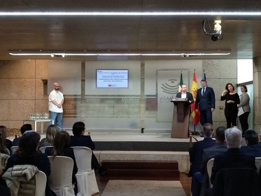 El presidente de la Junta de Extremadura entrega al Consorcio del Patronato del Festival el premio Otaex por la accesibilidad sensorial 