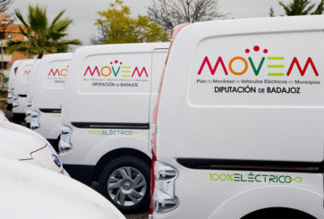 La Diputación de Badajoz entrega 12 vehículos 100% eléctricos del Plan MOVEM