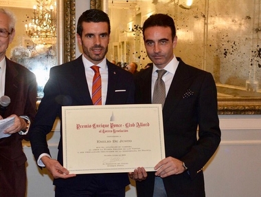 Emilio de Justo recibe el premio Enrique Ponce  Club Allard