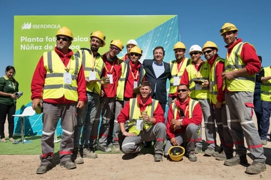 Fernández Vara aboga por que el futuro de Extremadura esté ligado a las energías limpias y transformadoras