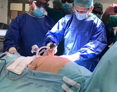 El trasplante renal 1.001 realizado en Extremadura ha sido el primero con donante vivo