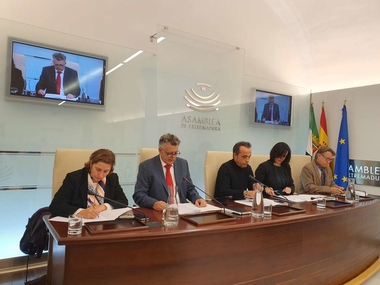La Junta de Extremadura propondrá la construcción y funcionamiento de al menos cinco incubadoras tecnológicas