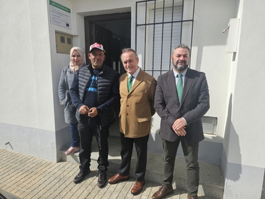 El consejero Manuel Martín entrega viviendas sociales en Zalamea de la Serena