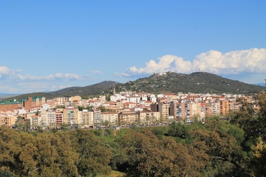 Toda la corporación salvo Ciudadanos aprueba una moción contra la mina de litio en la Sierra de la Mosca
