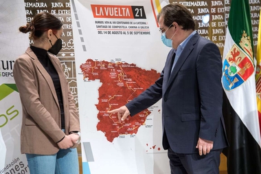 Fernández Vara asegura que Extremadura será ''un referente'' de la Vuelta Ciclista a España en 2021