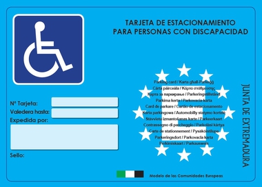 Se inscriben en un año 1.353 tarjetas de estacionamiento en el registro extremeño para personas con discapacidad por movilidad reducida