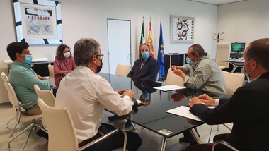 La consejera para la Transición Ecológica y representantes de la construcción estudian potenciar el impacto de fondos de recuperación