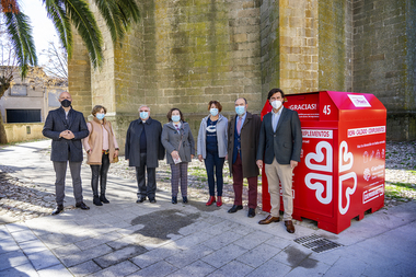 Cáritas Diocesana de Coria-Cáceres, a través de REMUDARTE, instala contenedores de recogida de ropa en Casar de Cáceres 